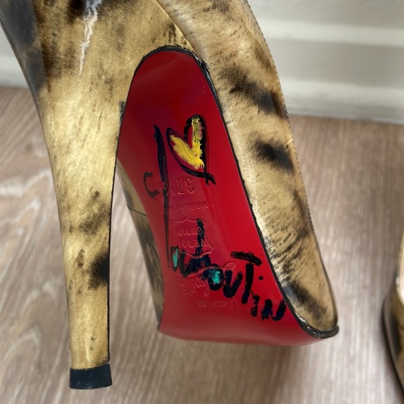 Christian Louboutin leopard patent pump heel 37.5 wsignature Christian Louboutin - Picture 2 of 7
